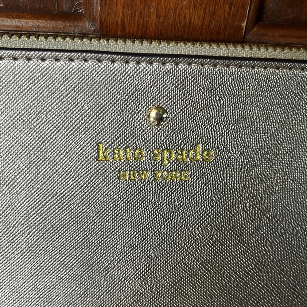 Kate Spade NWOT Taupe shimmer flat zip top Wallet Wristlet 8w x 5 h